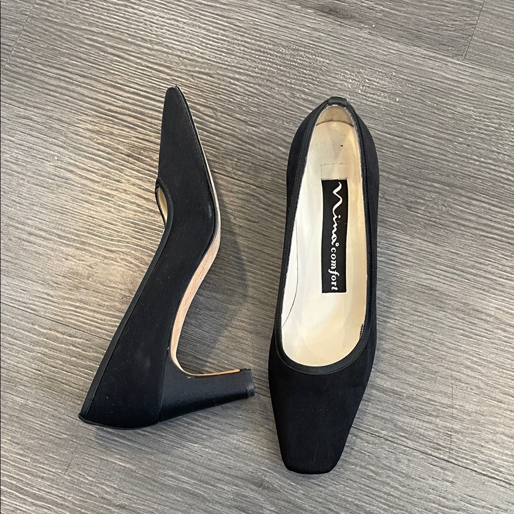 5 Nina Classic Black fabric Heels w leather soles